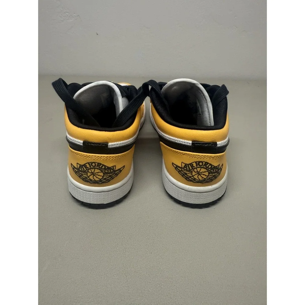 Size 7 W / 5.5 Youth - Air Jordan 1 Low 